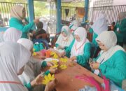 Peduli Lansia, PT Timah Tbk Serahkan Bantuan Seragam Untuk Sekolah Lansia Berdaya Belo Laut Bangka Barat