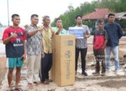 PT Timah Serahkan Bantuan Untuk Kelompok Nelayan Sanggedu Desa Beruas Demi Tingkatkan Hasil Tangkapan